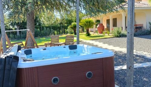 Apartment with Garden View