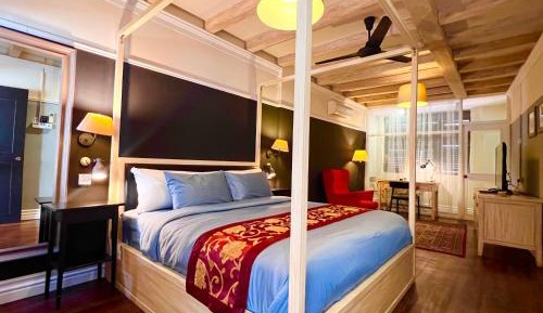 Deluxe King Suite
