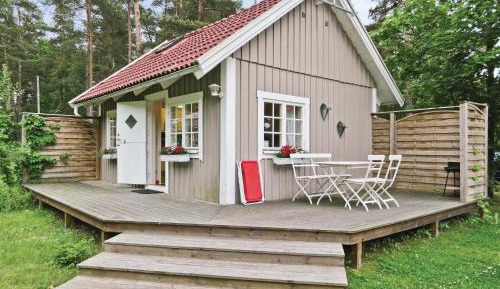 One-Bedroom Holiday Home