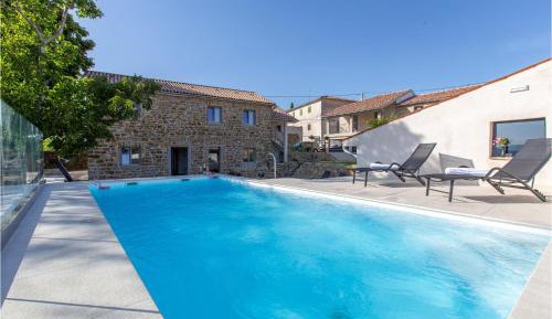 Seven-Bedroom Holiday Home