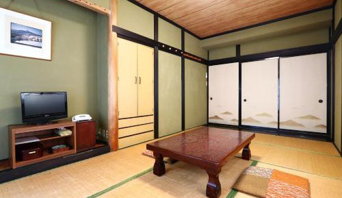 Japanese-Style Quadruple Room