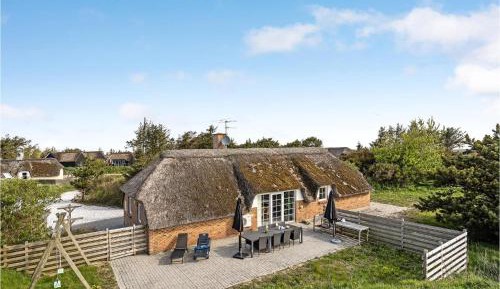 Three-Bedroom Holiday Home 