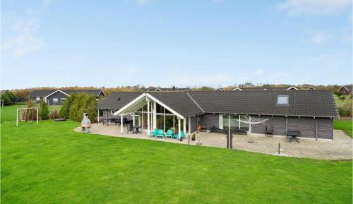 Six-Bedroom Holiday Home