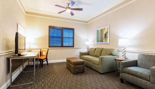 One-Bedroom Suite with 2 Queen Beds