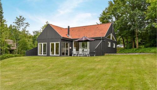 Three-Bedroom Holiday Home 