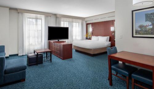 King Studio with Sofa Bed