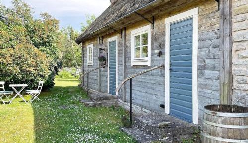 One-Bedroom Holiday Home