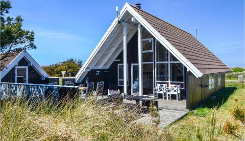 Three-Bedroom Holiday Home 