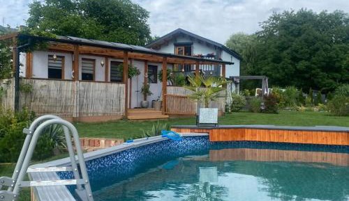 One-Bedroom Holiday Home