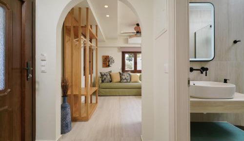 Deluxe Suite with Sea View