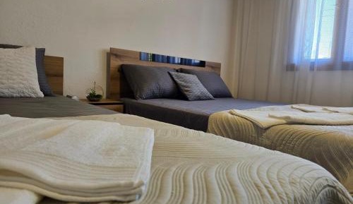 Two-Bedroom Deluxe Apartment with Balcony