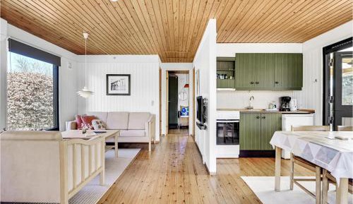 Three-Bedroom Holiday Home 