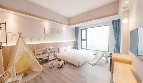 Japanese Style Superior Family Room