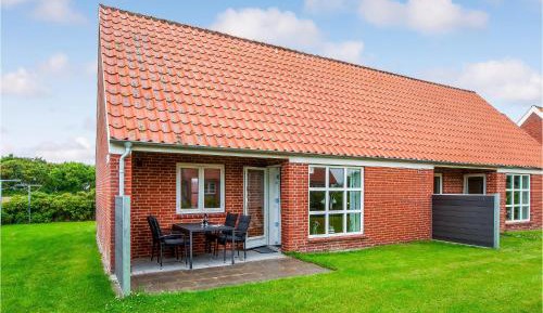 One-Bedroom Holiday Home
