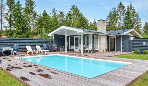 Four-Bedroom Holiday Home