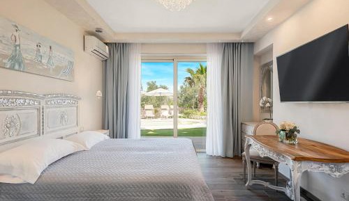 Luxury Triple Room