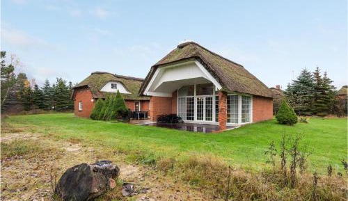 Five-Bedroom Holiday Home