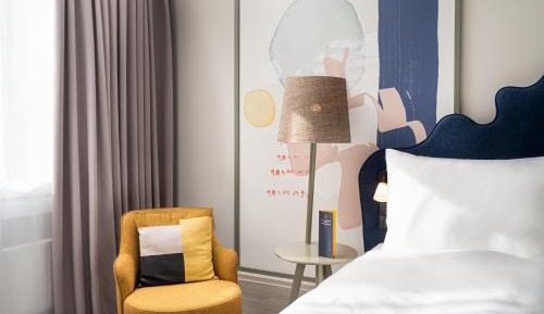 Standard Double Room with bath and shower