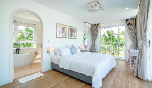 Deluxe King Room