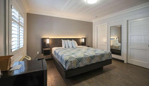 King Room - Non-Smoking