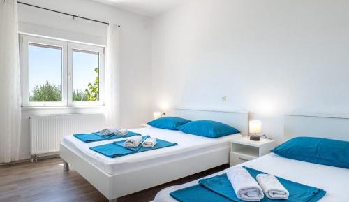 Three-Bedroom Apartment with Balcony