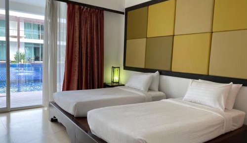 Twin Room with Pool Access
