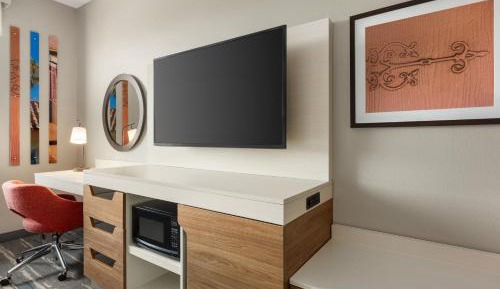 Queen Room with Two Queen Beds and Roll-In Shower - Mobility and Hearing Access