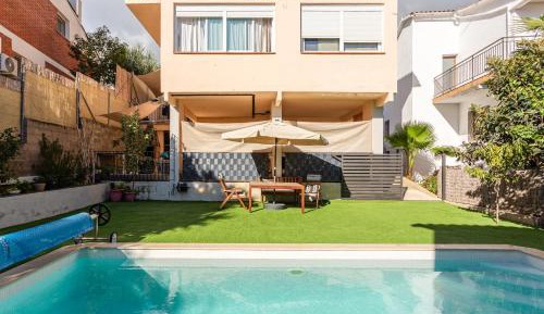 Three-Bedroom Superior Apartment