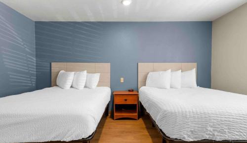 Standard Queen Room with Two Queen Beds - Non Smoking 