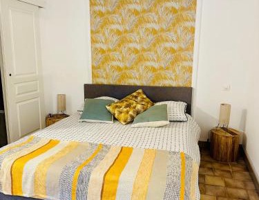 Apartment with Pool View 