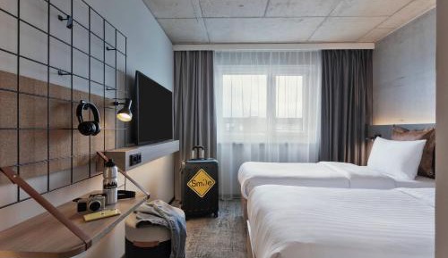 Moxy Sleeper Twin Room