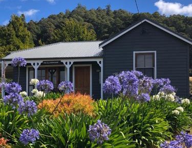 Three-Bedroom Cottage - The Old Farmhouse