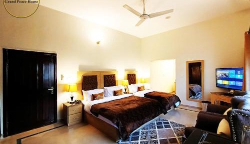 Triple Room with Private Bathroom