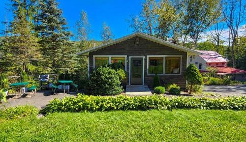 Double or Twin Room with Mountain View