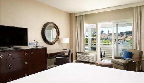 Deluxe King Room with Patio and Marina View