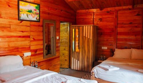 Family Room with Side Sea View