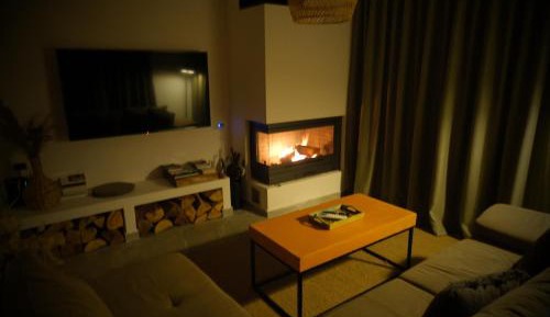 Deluxe One-Bedroom Apartment with Garden View