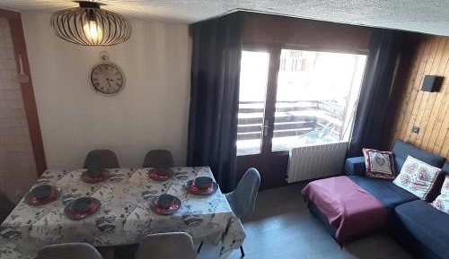 Apartment (6 Adults)