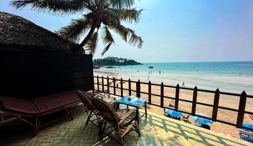 Deluxe Double room with Balcony and Sea View- First floor