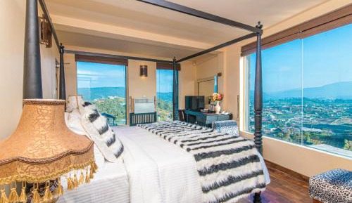 King Room with Mountain View