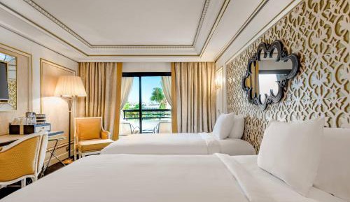 Deluxe Room, Guest room, 2 Twin/Single Bed(s), Pool view