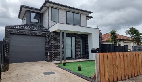 Three-Bedroom Townhouse