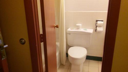 Queen Room with Kitchenette