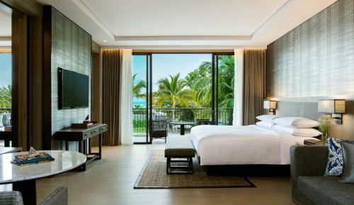 1 Bedroom Suite, 1 King, Balcony