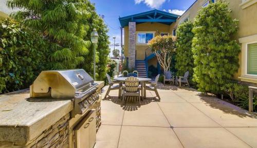 Apartment with Garden View