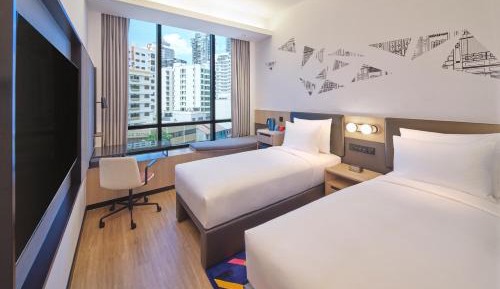 Breezy, Guest room, 2 Twin, East Wing