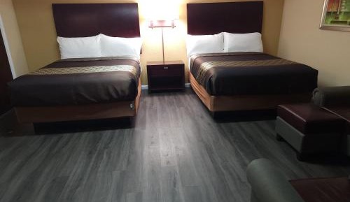 Queen Room with Two Queen Beds - Non-Smoking