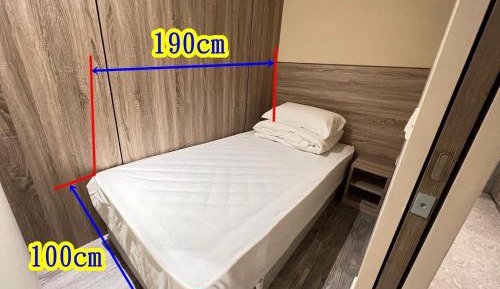 Male Single Room with Shared Shower and Toilet