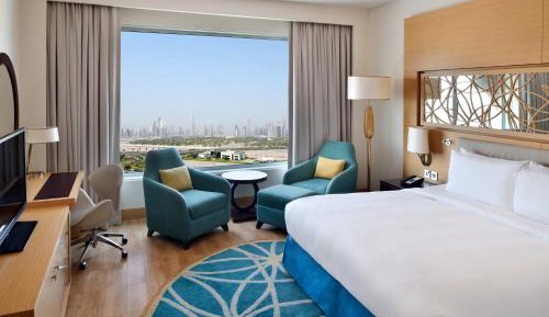Executive Suite – Lounge Access with Complimentary Drinks and Light Buffet 6-8pm Daily + Breakfast Buffet