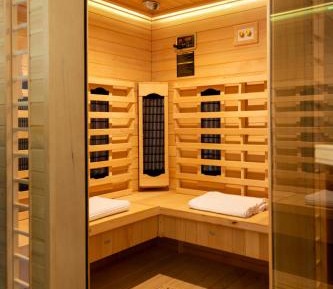 Suite with Hot Tub